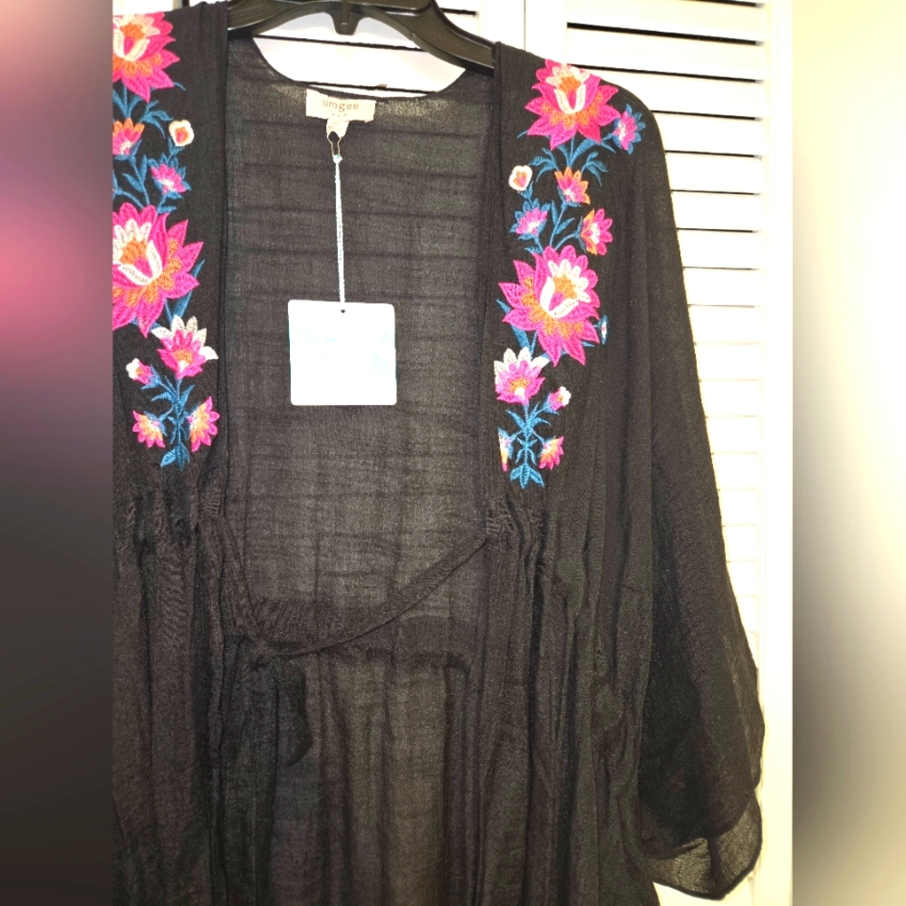 UMGEE Women's M/L Floral Embroidered Kimono NEW - Picture 4 of 13